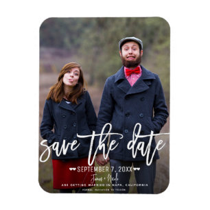 Moderne weiße Schrift Save the Date Hochzeitsfoto Magnet