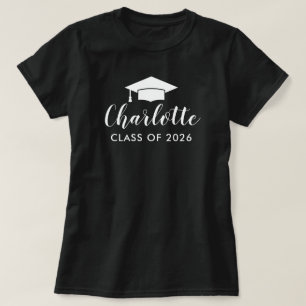 Moderne weiße Schriftzug Name Abschlussmütze 2026 T-Shirt