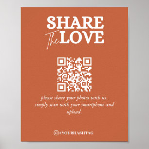 Moderne Weitergabe der Liebe QR Code Terracotta Poster