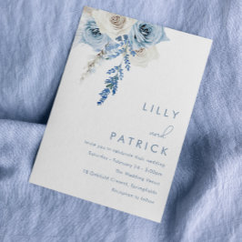 Moderne White & Dusty Blue Wedding Einladung