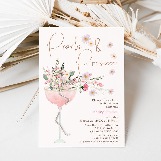 Moderne Wildblume Perl und Prosecco Brautparty Einladung (Wildflowers pearls and prosecco bridal shower. Wedding shower pearls and prosecco invite, )