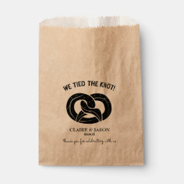 Moderne Wir tippten die Bretzel-Hochzeit des Knote Geschenktütchen