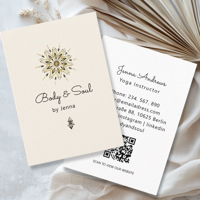 Moderne Yoga Massage Wellness QR Code Business Car Visitenkarte (Modern Yoga Massage Wellness QR Code Beige Business Card)