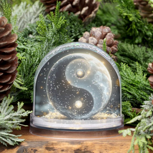 Moderne Zen Yin und Yang vibes Schneekugeln (Winter)