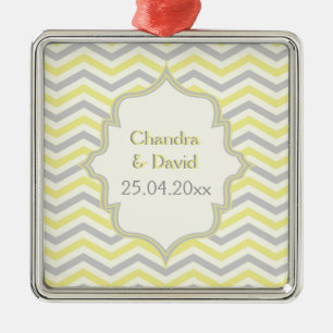 Moderne Zickzack, gelbe, graue und elfenbeinfarben Silbernes Ornament