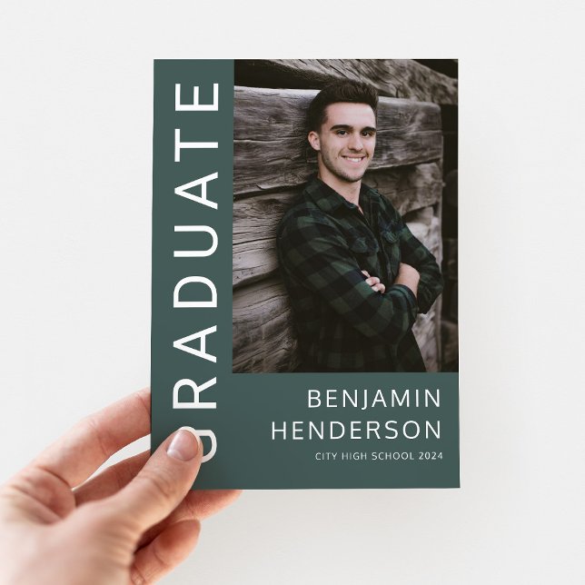 Moderner Abschluss für grünes Foto Ankündigung (Modern Green Photo Graduation Announcement Card.)