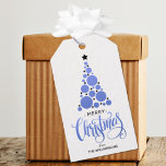 Moderner Blue Christmas Tree Urlaub Geschenkanhänger<br><div class="desc">Moderner blauer Weihnachtsbaum,  schwarze Sterne und die Worte Frohe Weihnachten in schicken Schriften,  personalisieren diese schönen Geschenketiketten oder Gastgeschenk Tags für jeden Weihnachtsfeiertag.</div>