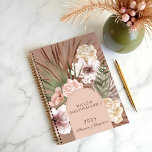 Moderner, Bohemischer Watercolor Florals Foto Arc Planer<br><div class="desc">Bleibe organisiert mit unserem handgezeichnet boho botanischen Planer. Mit seinen handbemalten, eleganten Blumenmotiven, tropischen Pflanzen und modernen geometrischen Formen verbindet er sich mit einer schicken Bohrofarbenpalette für ein stilvolles, elegantes Aussehen. Mit Ihrem Namen und Jahr für einen einzigartigen Planer, der Ihre Tagesplanung mit Schönheit und Inspiration verbindet. Design und illustriert...</div>