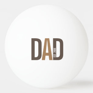 Moderner brauner Personalisierter Vater etabliert Tischtennisball