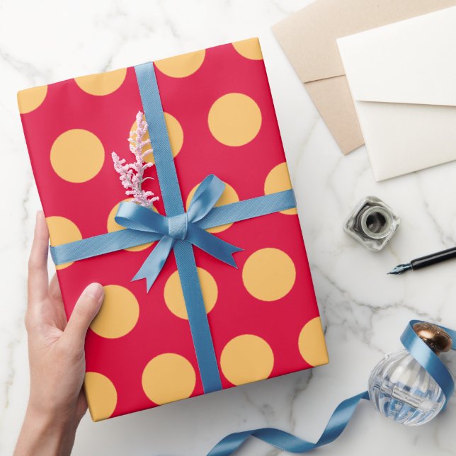 Moderner Chili Pepper Polka Dots Weihnachten Geschenkpapier (Schenken)
