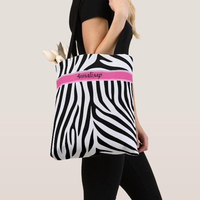 Moderner Designer personalisierter Zebrastreifen D Tasche (Von Nahem)