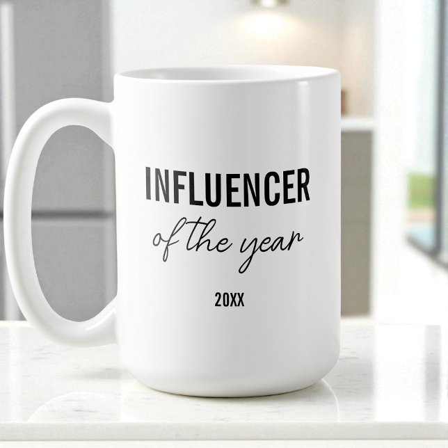Moderner einfacher schwarzer und weißer Skript-Inf Kaffeetasse (Modern Simple Black and White Script Influencer Coffee Mug)