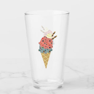 Moderner Eiscreme-Kon aus dem Mittelalter Glas