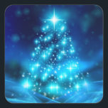 Moderner Electric Blue Christmas Tree mit Licht Quadratischer Aufkleber<br><div class="desc">Stickers mit einem modernen elektrischen blauen Weihnachtsbaum. Das Ganze ist mit Lichtern geschmückt. Der Hintergrund ist verschwommen.</div>