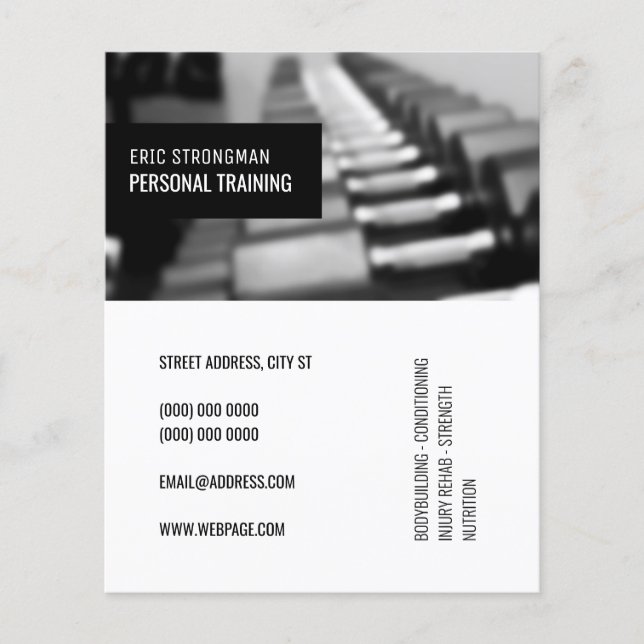 Moderner, eleganter Fitnessraum inspiriert Flyer (Vorne)