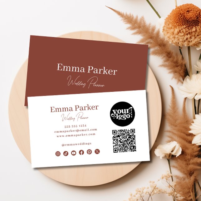 Moderner Eleganter Minimalistischer QR Code Visitenkarte (Modern Elegant Minimalist QR Code Terracotta Business Card)