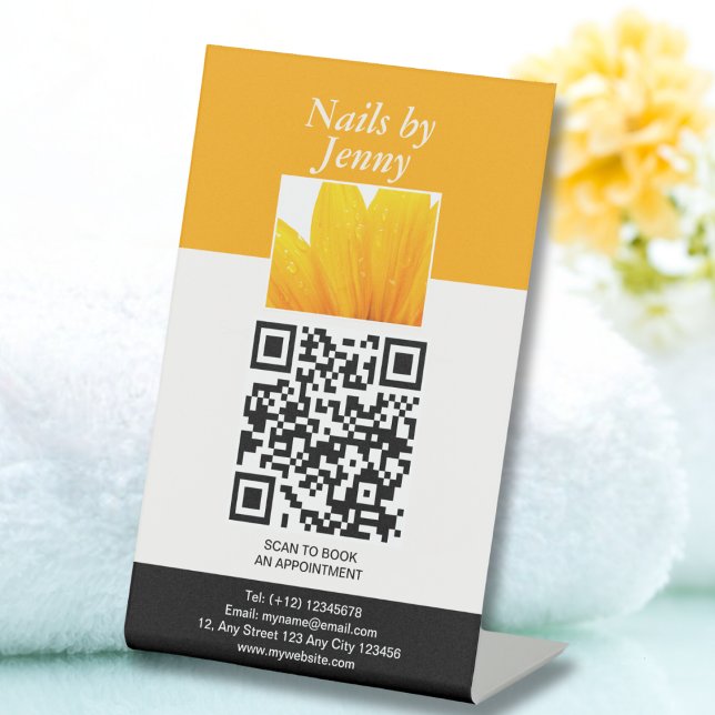 Moderner eleganter Orange White Floral Nail Salon Sockelschild (Von Creator hochgeladen)