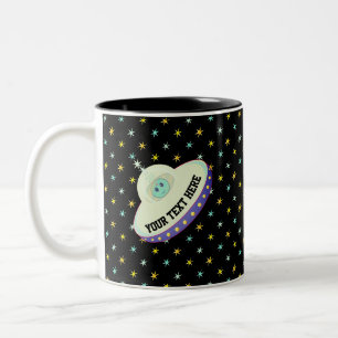 Moderner fliegender Teller & Sterne auf Schwarz Zweifarbige Tasse