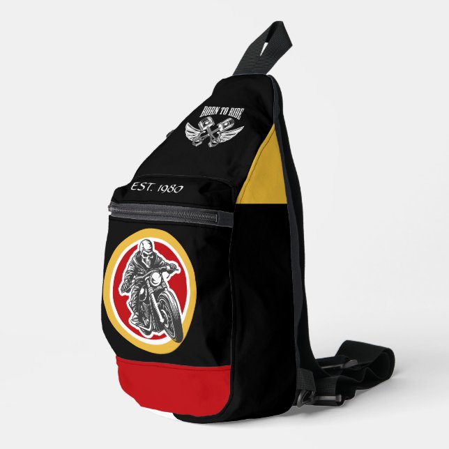 Moderner geborener Reiten mit schwarzem Senf Crossbody Bag (Rechte Ecke)