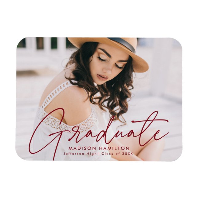 Moderner Graduate Burgundy Script Foto Abschluss Magnet (Horizontal)