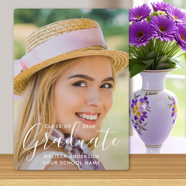 Moderner Graduate Simple Custom Foto Abschluss Fotoplatte (Von Creator hochgeladen)