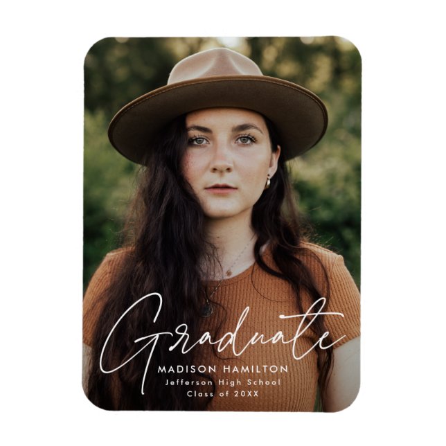 Moderner Graduate White Script Foto Abschluss Magnet (Vertikal)