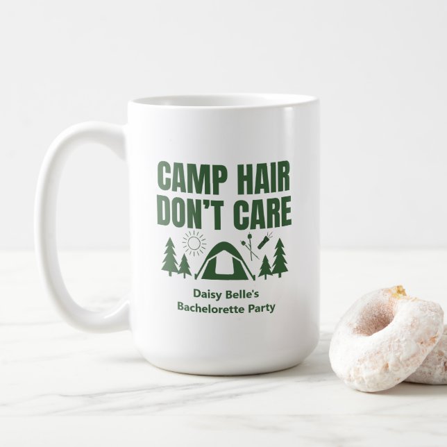 Moderner grüner Camping Junggesellinnenabschied Wo Kaffeetasse (Mit Donut)