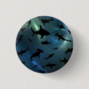Moderner Hai-Kiefer unter der Meergalaxie Button
