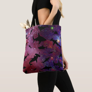 Moderner Hai-Kiefer unter der Meergalaxie Tasche