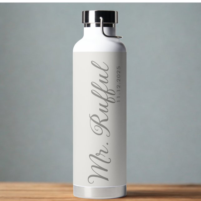 Moderner Hochzeitshöhenname Datum Orchester weißer Trinkflasche (Modern custom groom name with date thermal water bottle )