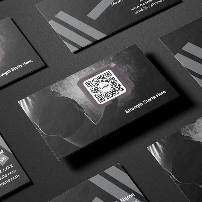 Moderner Kraft-Fitness-QR-Code Visitenkarte (Convert curiosity into clients with every scan.)