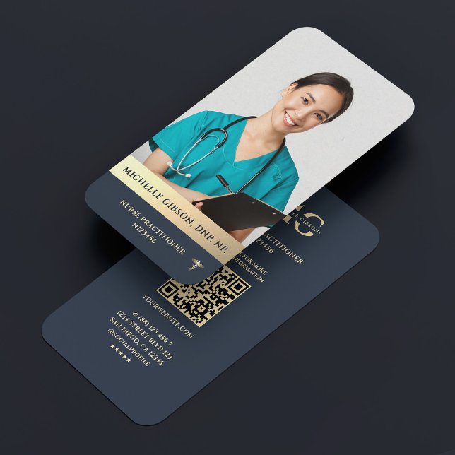 Moderner Krankenpfleger Elegant Dark Blue Gold Visitenkarte (Modern Registered Nurse Practitioner Elegant Dark Blue Gold photo, monogram healthcare business card)