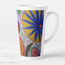 Moderner Latte Cup mit Blumenmotiv