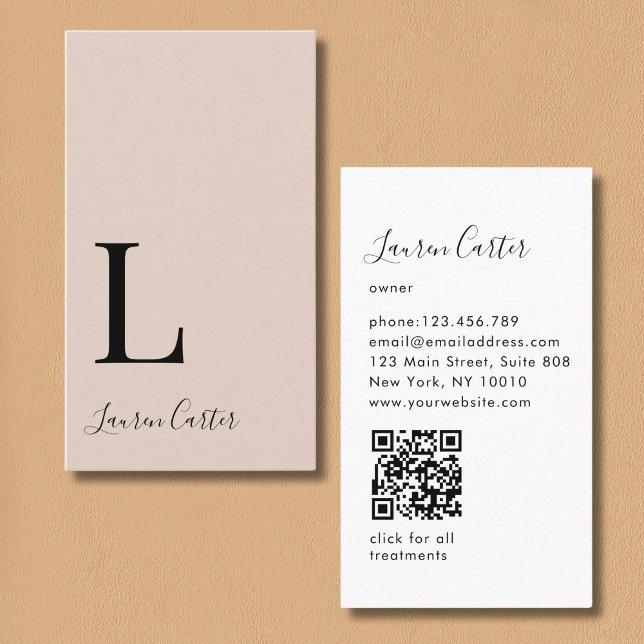 Moderner Minimaler Monogramm leichter Braun QR-Cod Visitenkarte (Modern Minimal Monogram Light Brown QR Code Business Card)