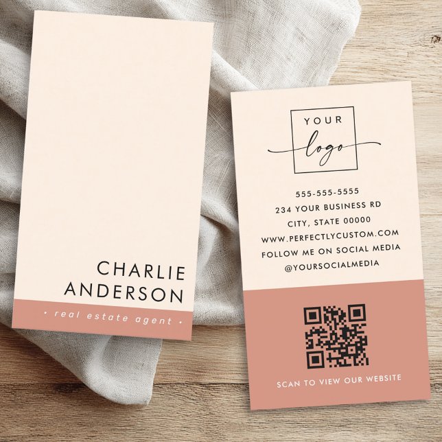 Moderner minimaler QR-Code Terrakotta braun, verti Visitenkarte (Modern minimal QR code terracotta brown vertical Business Card)