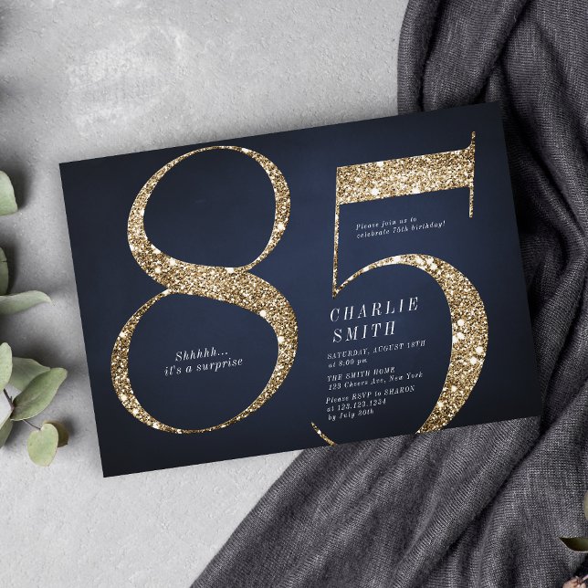 Moderner Minimalistischer Marinegoldgold Glitzer 8 Einladung (Modern minimalist navy gold glitter 85th birthday invitation)