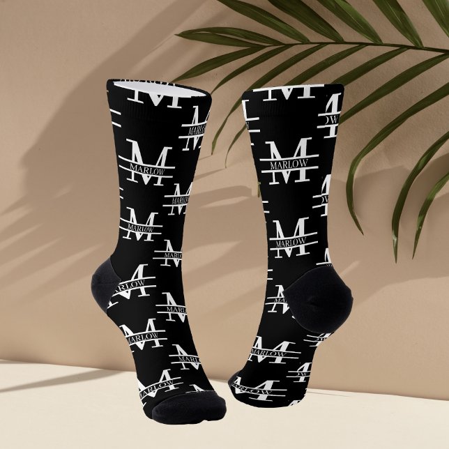 Moderner Monogram Eleganter Personalisierter Desig Socken (Von Creator hochgeladen)