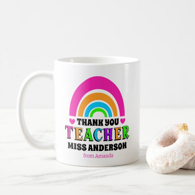 Moderner Neon Regenbogenlehrer bedankt sich bei ei Kaffeetasse (Mit Donut)