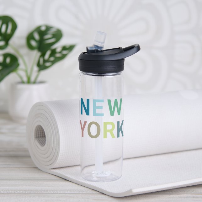 Moderner New Yorker Farbtext Trinkflasche (Yoga)