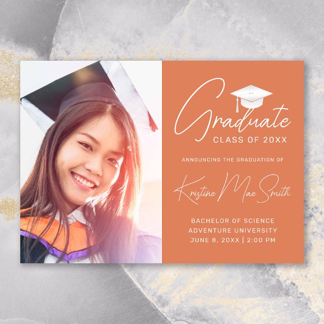 Moderner Orange White Cap Foto Uni-Abschluss Ankündigung (Modern Orange White Script Photo College Graduation Announcement)