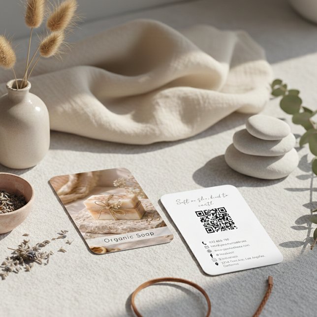 Moderner organischer Handseife-QR-Code-Foto Visitenkarte (Von Creator hochgeladen)