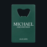 Moderner Personalisierter Emerald Green Trauzeuge Geldbeutel Flaschenöffner<br><div class="desc">Moderne Geschenke für Personalisierten Trauzeuge mit dem Namen,  dem Titel und dem Hochzeitsdatum des personalisierten Trauzeugen im Stil der klassischen Serifen auf smaragdgrünem Hintergrund. Auch perfekt für Trauzeuge,  Vater der Braut und mehr.</div>