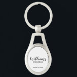 Moderner Personalisierter Trauzeuge für Skripte Schlüsselanhänger<br><div class="desc">Personalisierte Trauzeuge Geschenke mit dem Namen des personalisierten Trauzeugen im modernen, schwarz-Script-Schriftart-Stil mit Titel und Hochzeitsdatum in modernen Sans Serif Schriftart Stil auf weißem Hintergrund. Auch perfekt für Trauzeuge, Brautvater, Brautjungfrau, Trauzeugin, Brautmutter und mehr.</div>