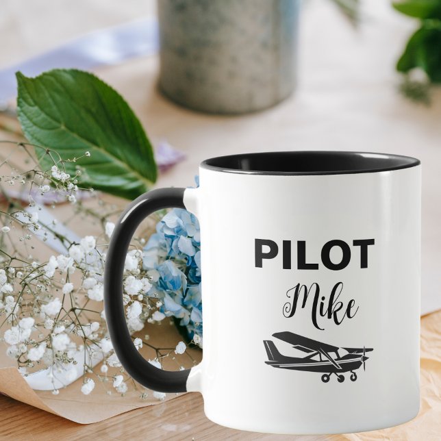 Moderner PILOT-Text und Flugzeug, Personalisiertes Tasse (Von Creator hochgeladen)