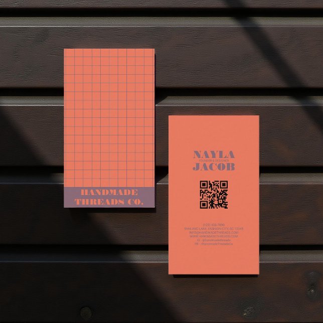 Moderner QR-Code für Rotkorallen Visitenkarte (Von Creator hochgeladen)