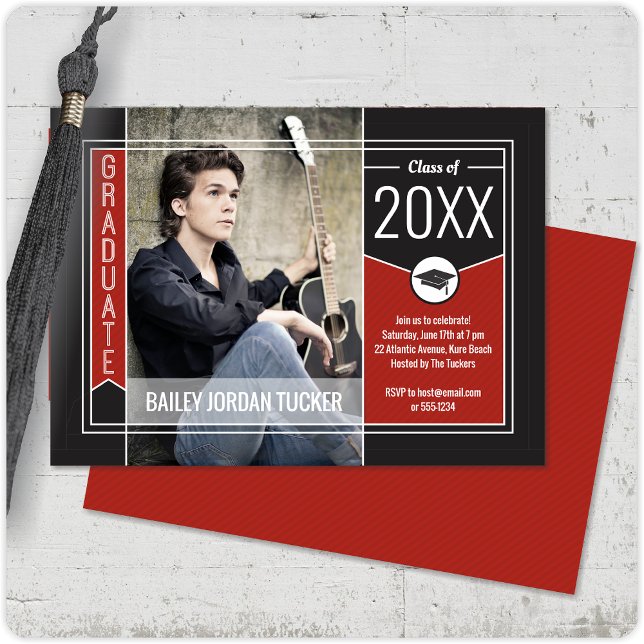 Moderner Red Graduate Foto Abschluss Einladung (Von Creator hochgeladen)
