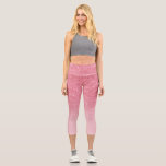 Moderner Rosa Glitzer ombre Glitzern erröten Capri Leggings<br><div class="desc">Ein gürteliger und trendiger ombre feminin pink Glitzer Glitzern auf essbaren pastellrosa Yoga Capri Hosen Design. Perfekt,  um trendig und mädchenhaft auf Ihrem Yoga-Kurs oder in jedem Sport zu sein!</div>