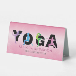 Moderner rosa Yoga-Lehrerstil Tischaufsteller