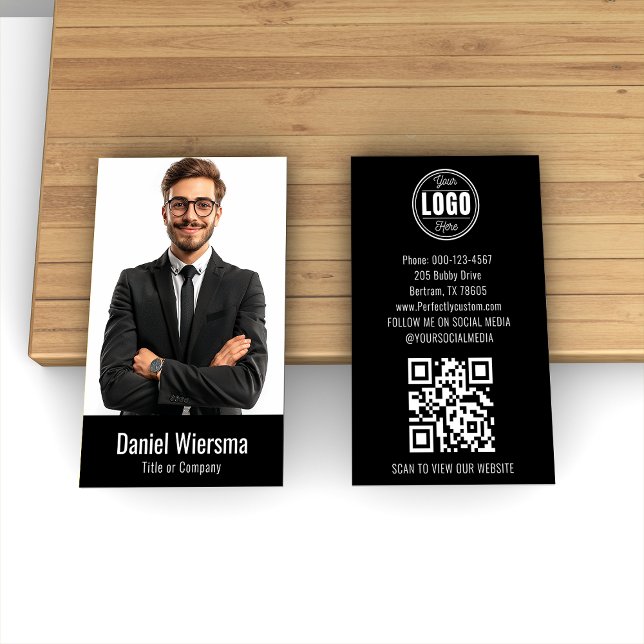 Moderner schwarzer QR-Code Minimalist Visitenkarte (Von Creator hochgeladen)