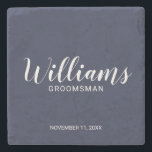 Moderner Script Navy Personalisierter Trauzeuge Steinuntersetzer<br><div class="desc">Moderner Script Navy Blue Personalisiert Trauzeugen Untersetzer mit dem Namen des personalisierten Trauzeugen im modernen Kalligraphie Schriftart Stil mit Titel und Hochzeitdatum in modernen Sans Serif Schriftart Stil auf marineblau Hintergrund. Auch perfekt für Vater der Braut,  Trauzeuge und mehr.</div>